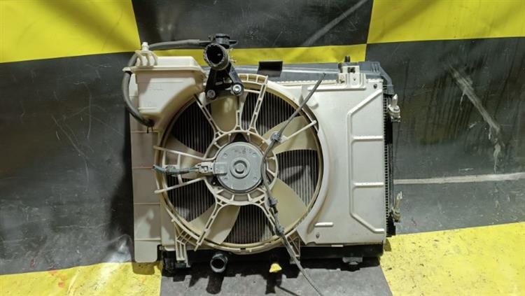 Радиатор основной Тойота Витц в Богучанах 105363
