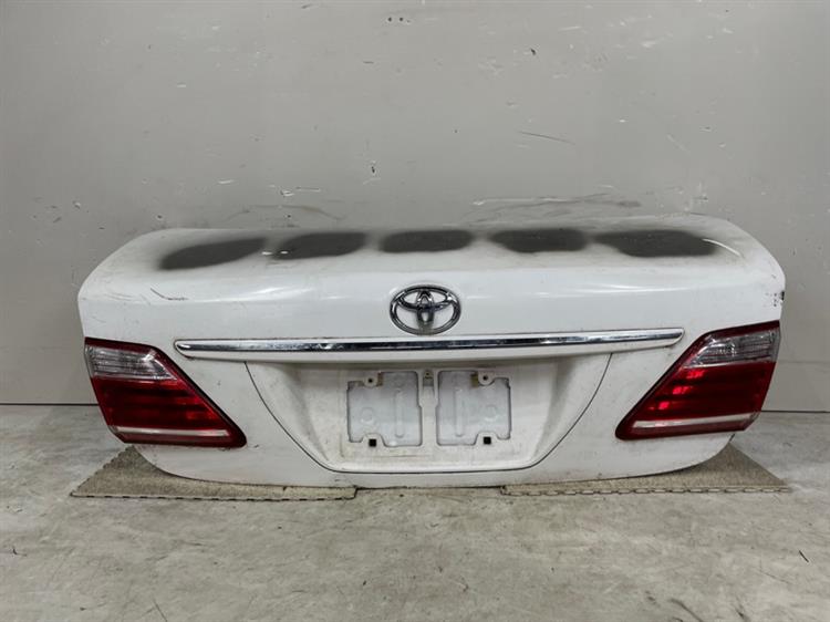 Крышка багажника Тойота Краун в Богучанах 370629