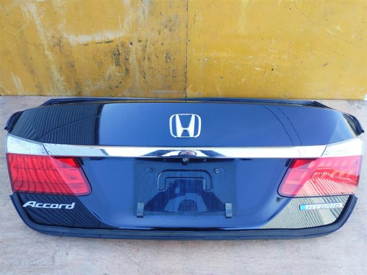 Крышка багажника Хонда Аккорд в Богучанах 50872