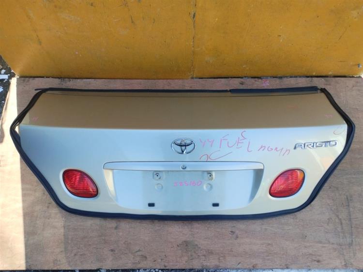 Крышка багажника Тойота Ариста в Богучанах 50903