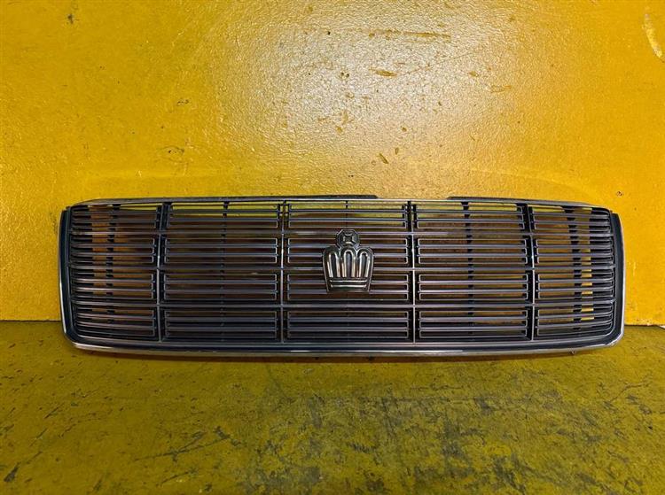 Решетка радиатора Тойота Краун в Богучанах 54549