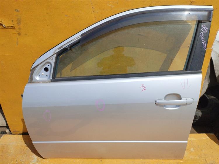 Дверь Тойота Вилл ВС в Богучанах 554381