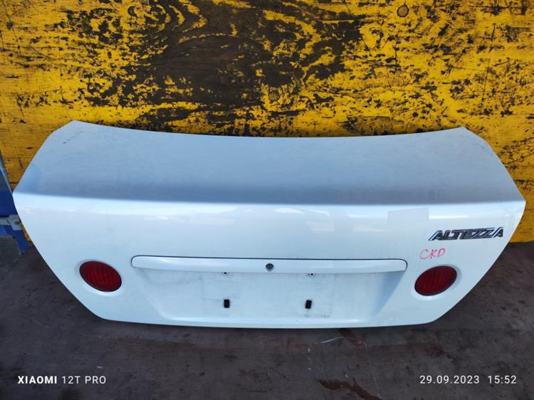 Крышка багажника Тойота Алтеза в Богучанах 651581