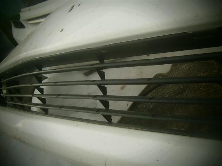 Решетка радиатора Тойота Приус в Богучанах 72767