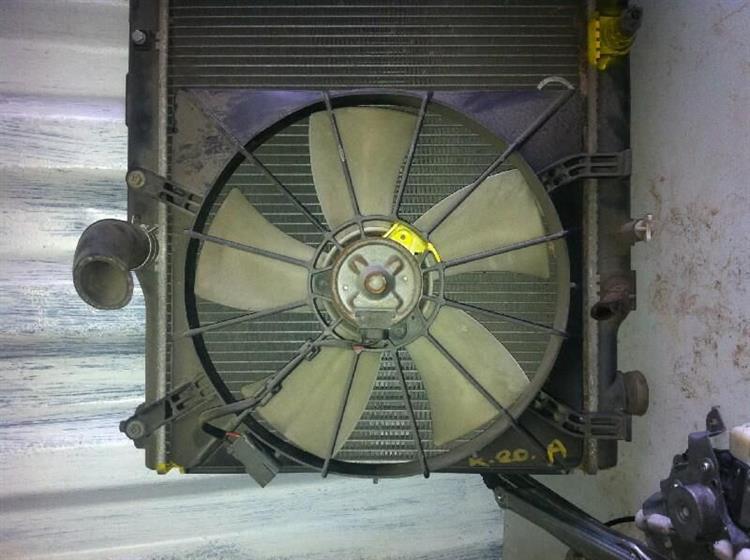 Диффузор радиатора Хонда Стрим в Богучанах 7847